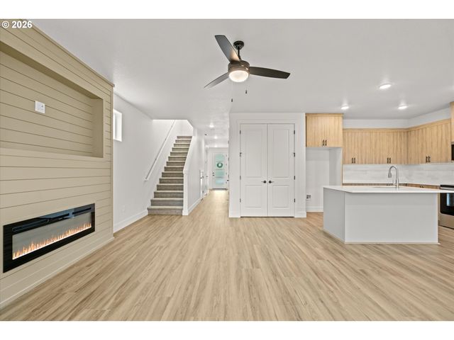 16105 BARLOW TRAIL Ln, Oregon City, OR 97045