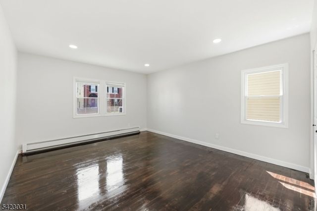 325 Schley St, Newark City, NJ 07112