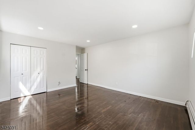 325 Schley St, Newark City, NJ 07112