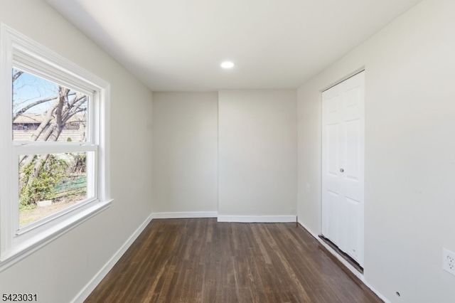 325 Schley St, Newark City, NJ 07112