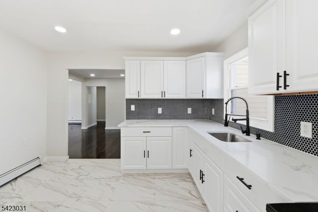 325 Schley St, Newark City, NJ 07112