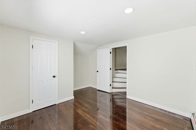 325 Schley St, Newark City, NJ 07112
