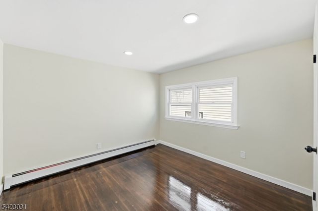 325 Schley St, Newark City, NJ 07112
