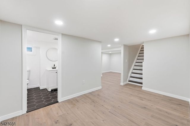 325 Schley St, Newark City, NJ 07112