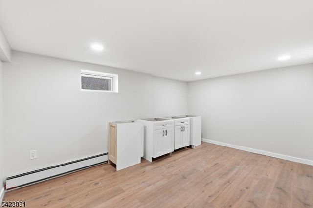 325 Schley St, Newark City, NJ 07112