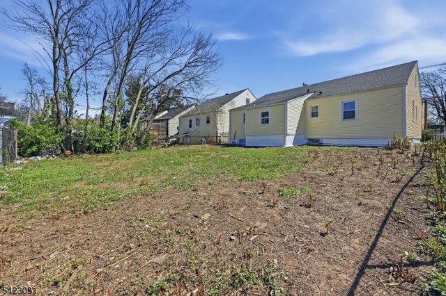 325 Schley St, Newark City, NJ 07112