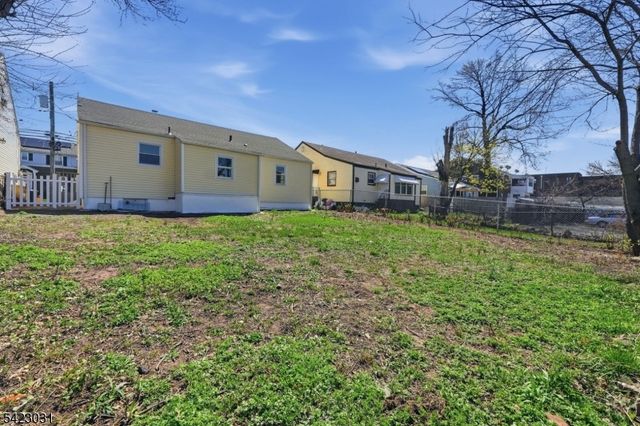 325 Schley St, Newark City, NJ 07112