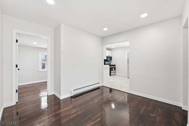325 Schley St, Newark City, NJ 07112