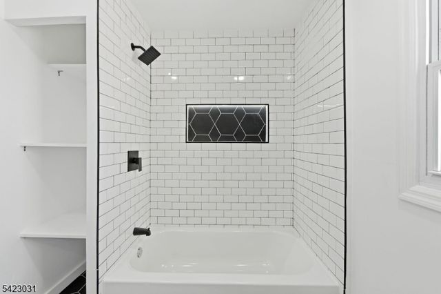 325 Schley St, Newark City, NJ 07112