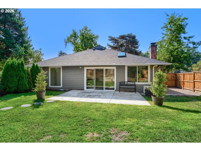 15789 Sw VILLAGE Cir, Beaverton, OR 97007