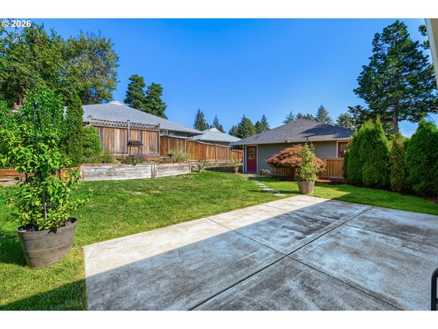 15789 Sw VILLAGE Cir, Beaverton, OR 97007