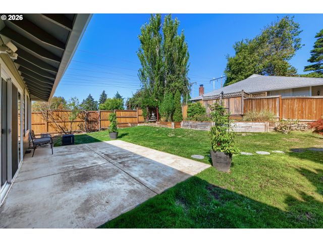 15789 Sw VILLAGE Cir, Beaverton, OR 97007