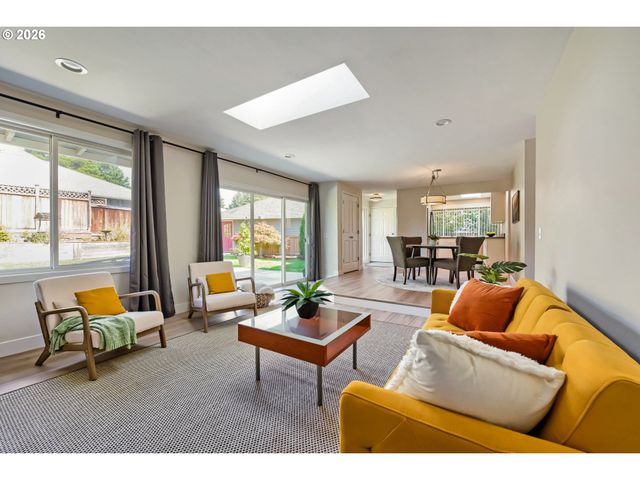 15789 Sw VILLAGE Cir, Beaverton, OR 97007
