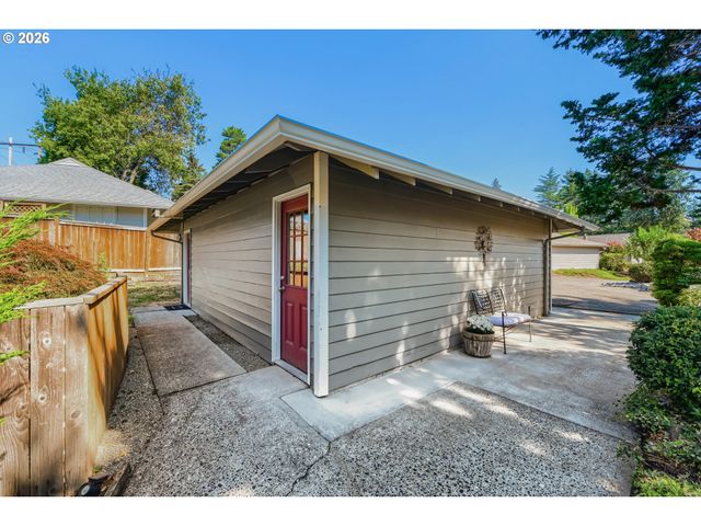 15789 Sw VILLAGE Cir, Beaverton, OR 97007