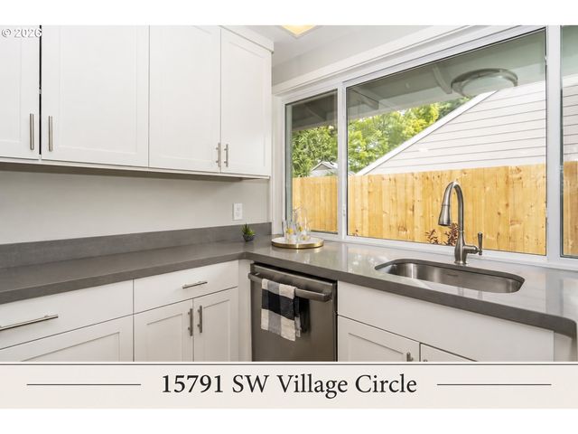 15789 Sw VILLAGE Cir, Beaverton, OR 97007
