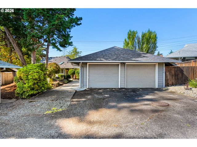 15789 Sw VILLAGE Cir, Beaverton, OR 97007