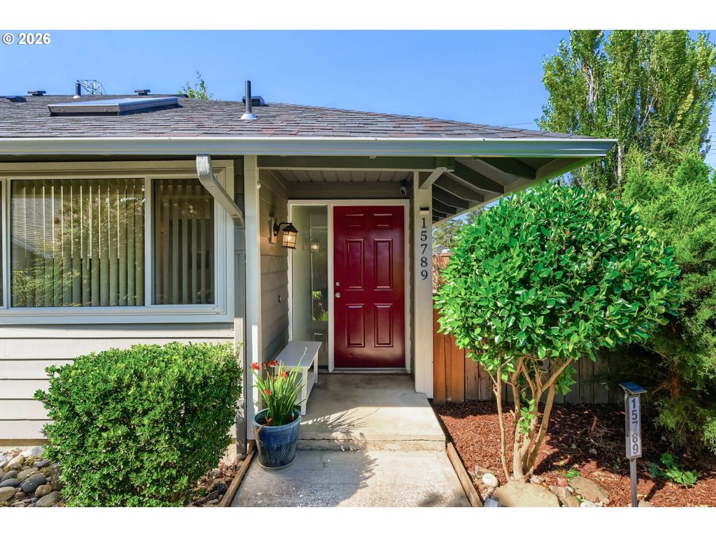 15789 Sw VILLAGE Cir, Beaverton, OR 97007