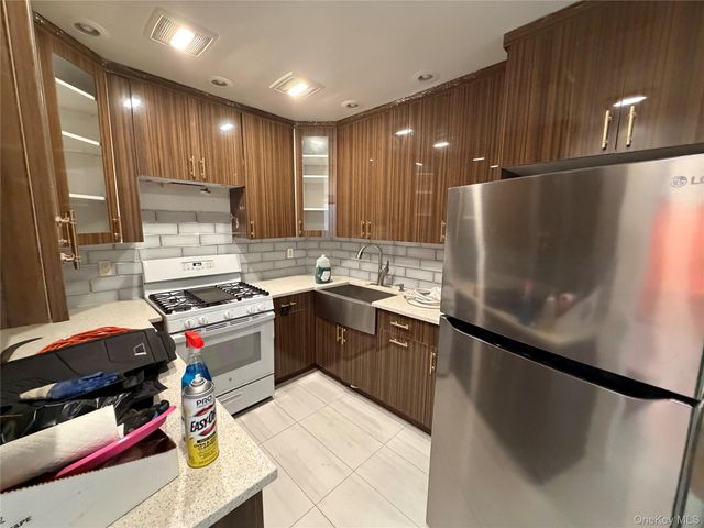 2356 Waterbury Avenue, Bronx, NY 10462