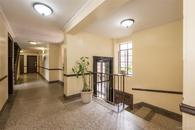 2090 Barnes Avenue 2H, Bronx, NY 10462