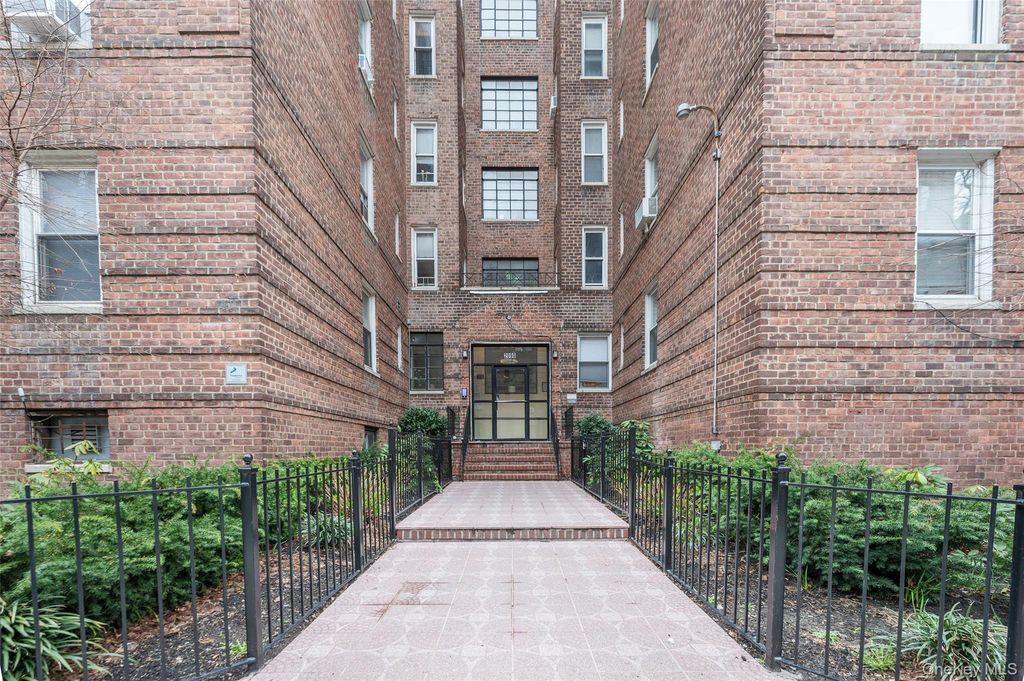 2090 Barnes Avenue 2H, Bronx, NY 10462