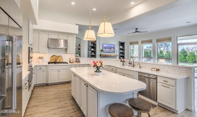 3330 E CEDAR Drive, Chandler, AZ 85249