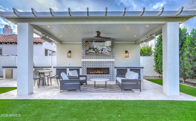 3330 E CEDAR Drive, Chandler, AZ 85249