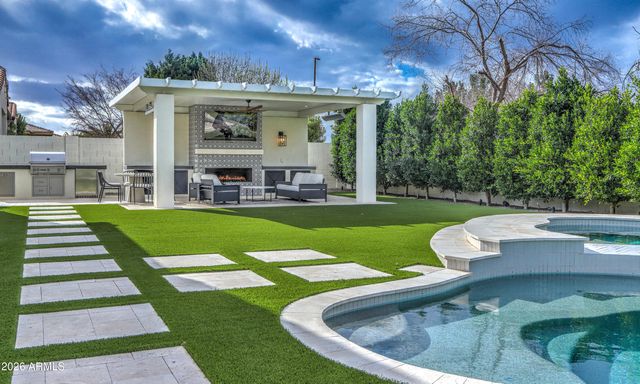 3330 E CEDAR Drive, Chandler, AZ 85249