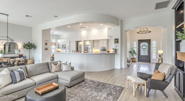 3330 E CEDAR Drive, Chandler, AZ 85249