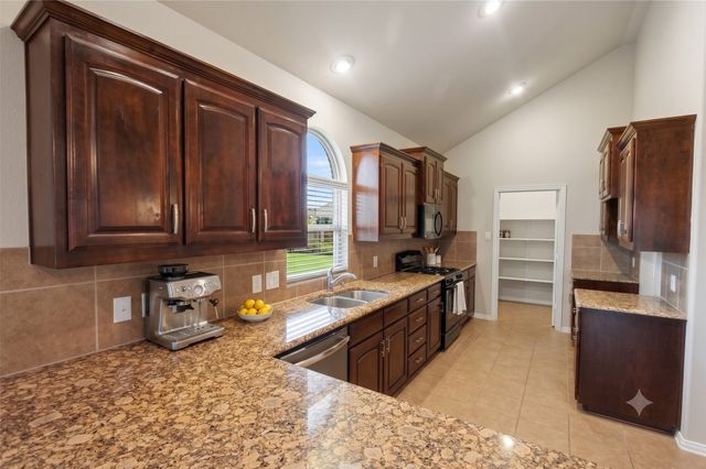 11813 Sundog Way, Fort Worth, TX 76244