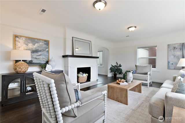 12238 1st Avenue NW, Seattle, WA 98177