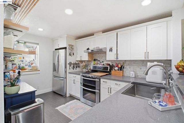 14404 Seagate Dr, San Leandro, CA 94577