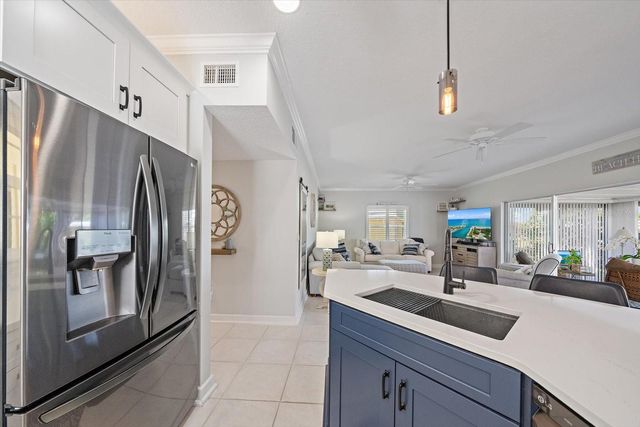 5940 DRIFTWOOD AVENUE 15, Sarasota, FL 34231
