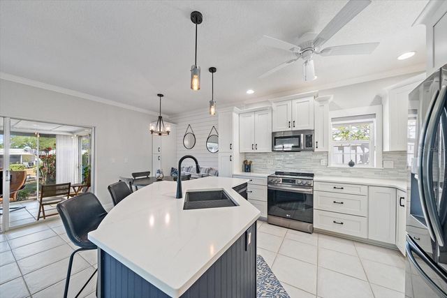 5940 DRIFTWOOD AVENUE 15, Sarasota, FL 34231