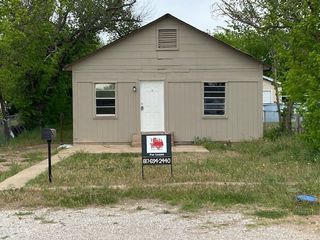 1307 8 1/2 Street, Mineral Wells, TX 76067