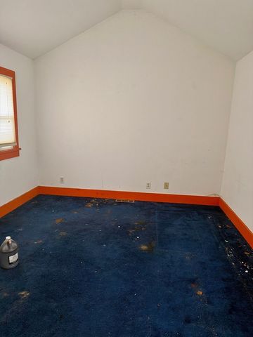 907 S PEORIA Avenue, Dixon, IL 61021