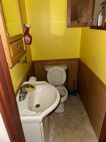 907 S PEORIA Avenue, Dixon, IL 61021