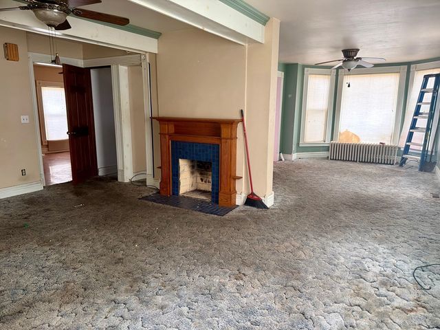 907 S PEORIA Avenue, Dixon, IL 61021