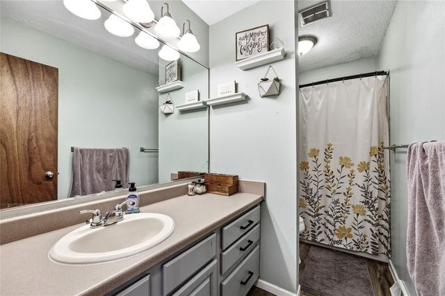 164 Brentwood Drive NE, Cedar Rapids, IA 52402