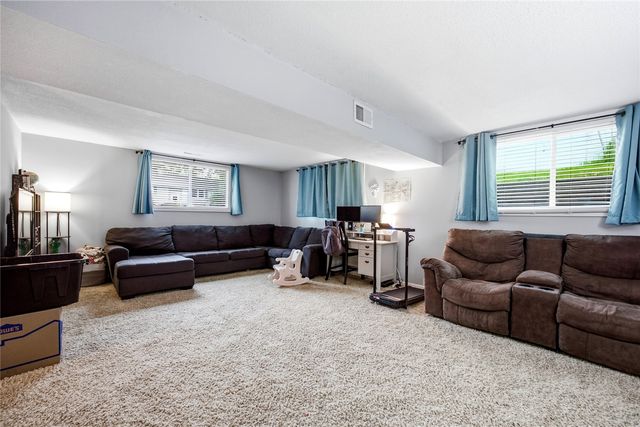 164 Brentwood Drive NE, Cedar Rapids, IA 52402