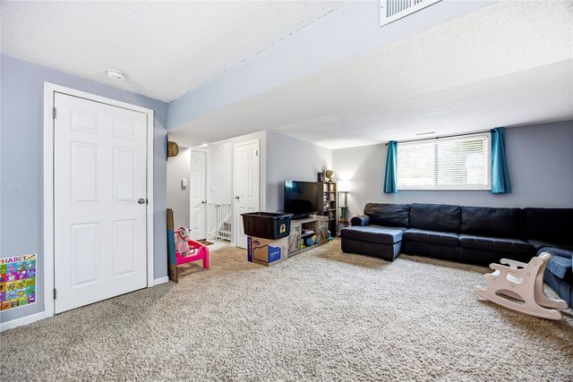 164 Brentwood Drive NE, Cedar Rapids, IA 52402