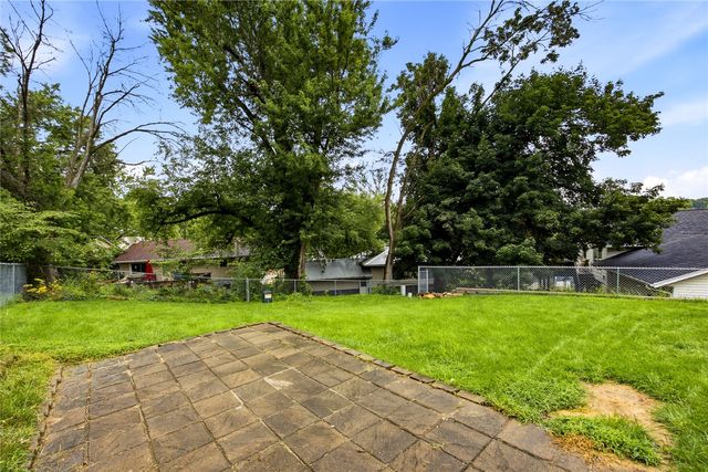 164 Brentwood Drive NE, Cedar Rapids, IA 52402