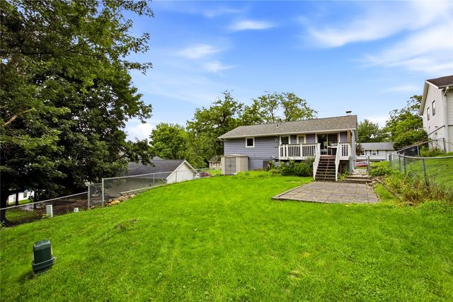 164 Brentwood Drive NE, Cedar Rapids, IA 52402