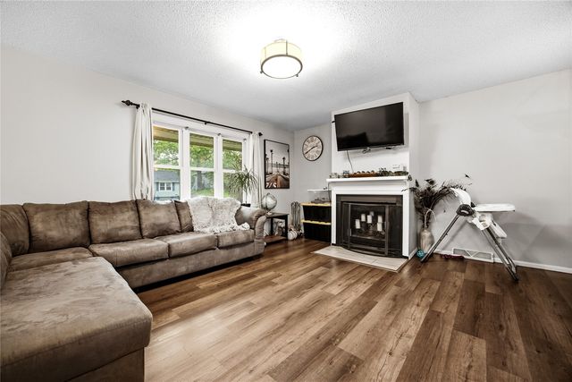 164 Brentwood Drive NE, Cedar Rapids, IA 52402