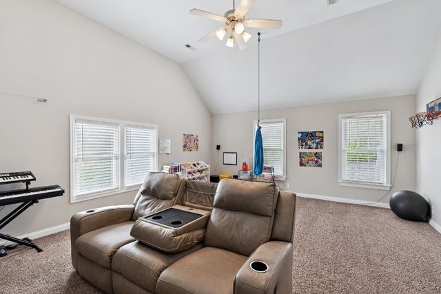 909 Deer Pointe Ct, Nashville, TN 37221