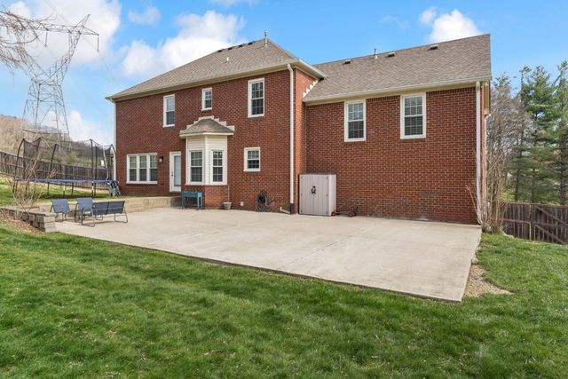 909 Deer Pointe Ct, Nashville, TN 37221