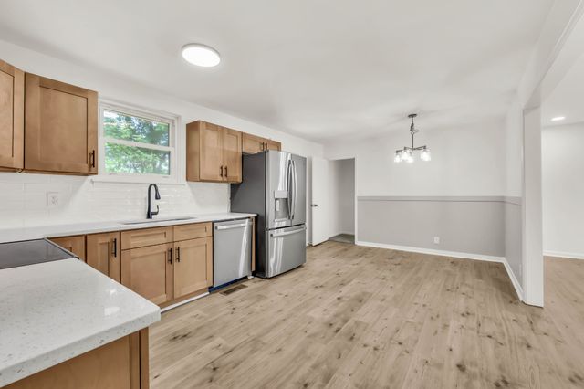 717 Ranch Hill Dr, Clarksville, TN 37042