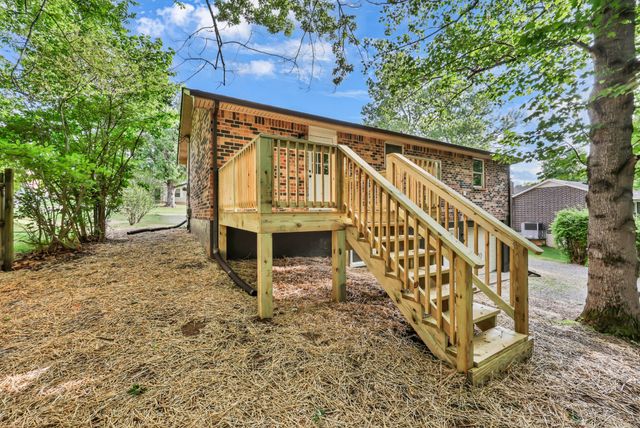 717 Ranch Hill Dr, Clarksville, TN 37042
