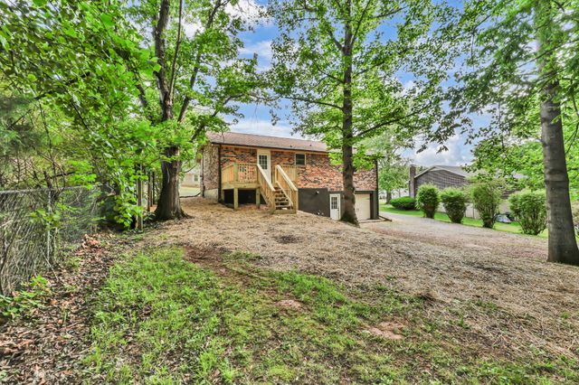 717 Ranch Hill Dr, Clarksville, TN 37042