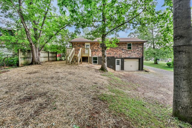 717 Ranch Hill Dr, Clarksville, TN 37042