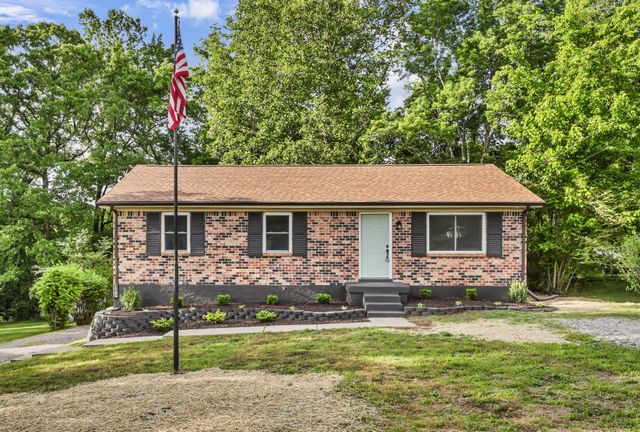 717 Ranch Hill Dr, Clarksville, TN 37042